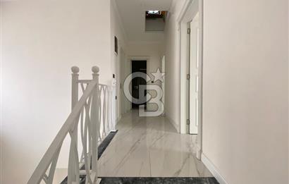 BAŞİSKELE YUVACIK'TA PANOROMİK ŞEHİR MANZARALI 4+1 LÜKS VİLLA