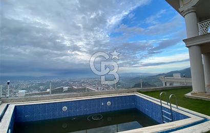 BAŞİSKELE YUVACIK'TA PANOROMİK ŞEHİR MANZARALI 4+1 LÜKS VİLLA