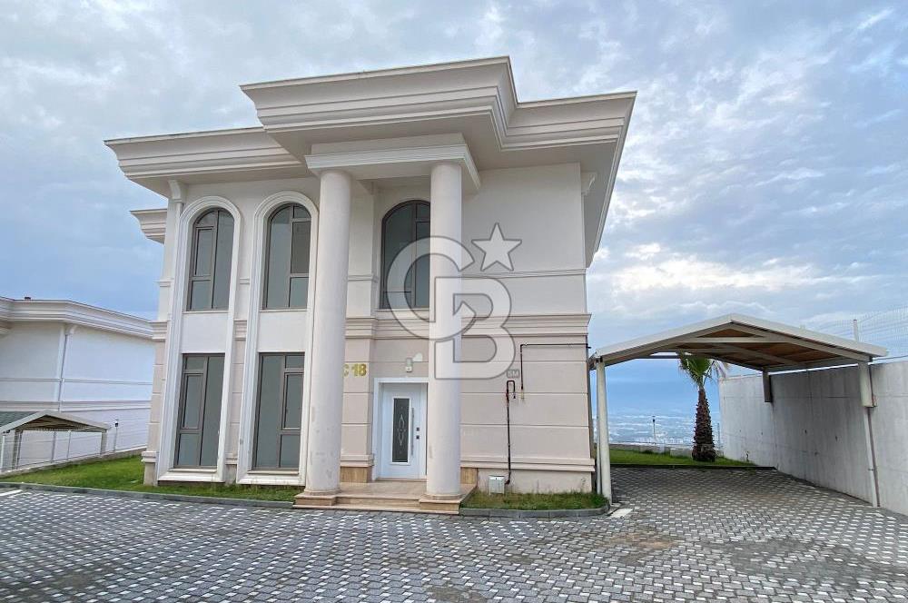 BAŞİSKELE YUVACIK'TA PANOROMİK ŞEHİR MANZARALI 4+1 LÜKS VİLLA