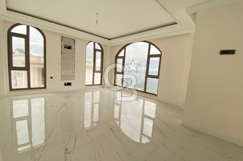 BAŞİSKELE YUVACIK'TA PANOROMİK ŞEHİR MANZARALI 4+1 LÜKS VİLLA