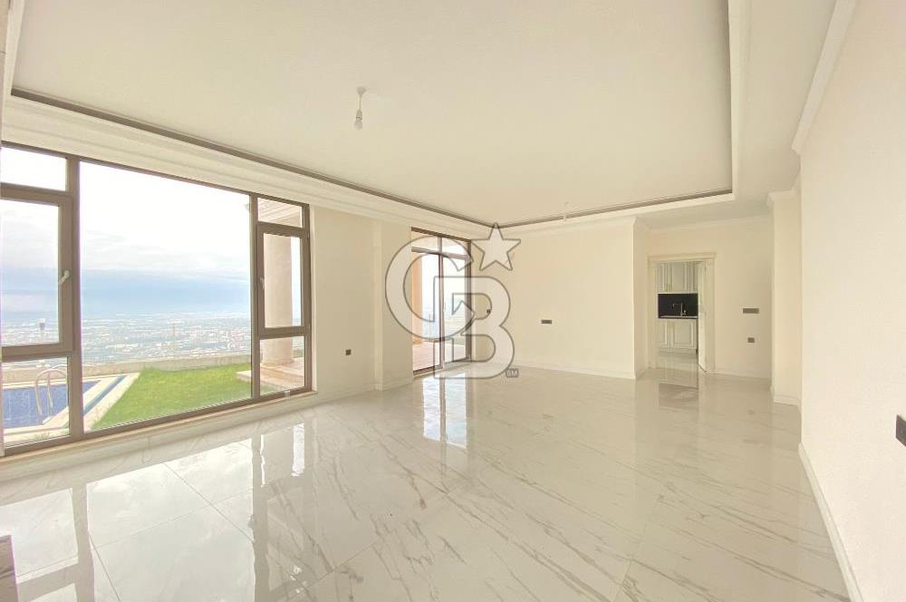 BAŞİSKELE YUVACIK'TA PANOROMİK ŞEHİR MANZARALI 4+1 LÜKS VİLLA