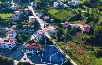 1300 m2 iki yola cepheli konut+ticari imarlı arsa