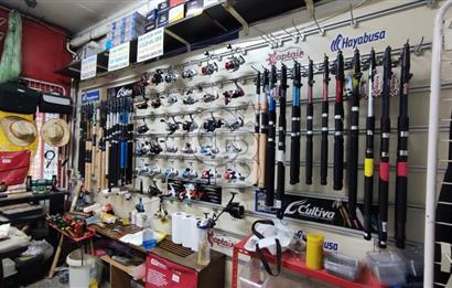 KARŞIYAKA İSKELE KARŞISI DEVREN KİRALIK BALIK AV MALZEME DÜKKANI