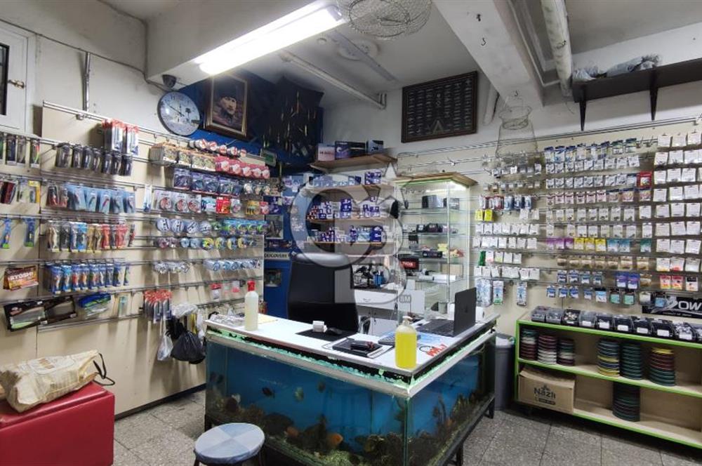 KARŞIYAKA İSKELE KARŞISI DEVREN KİRALIK BALIK AV MALZEME DÜKKANI
