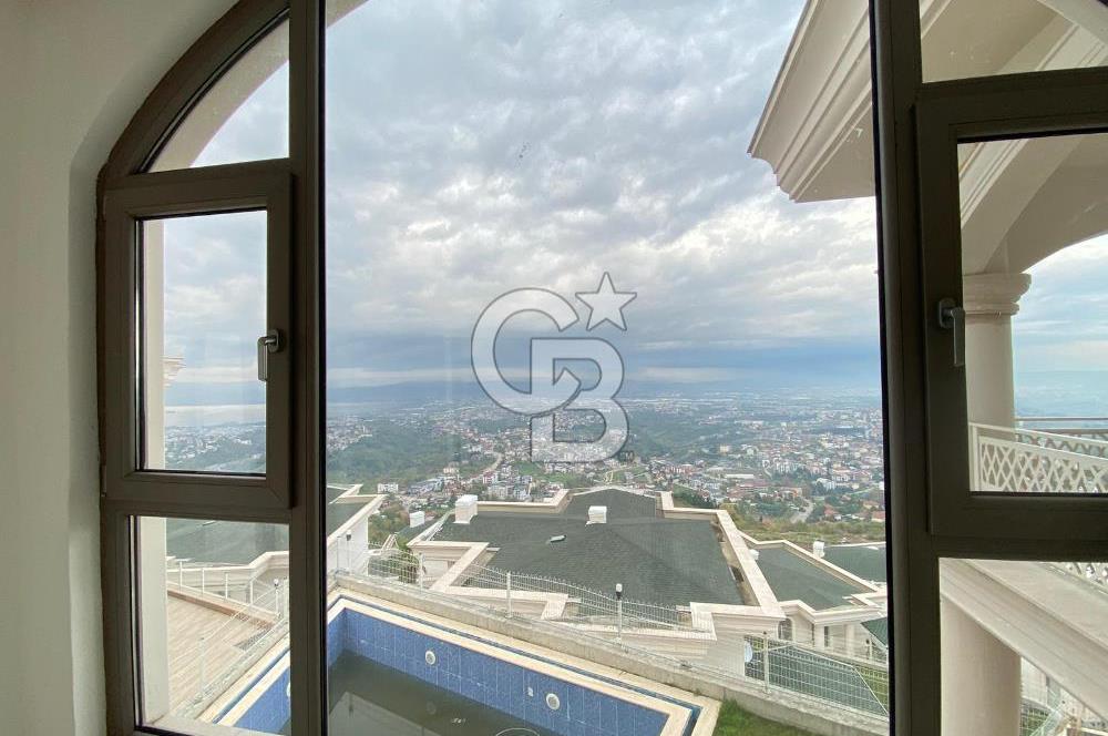BAŞİSKELE YUVACIK'TA PANOROMİK ŞEHİR MANZARALI 4+1 LÜKS VİLLA