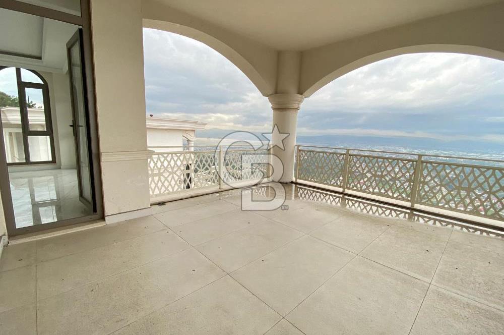 BAŞİSKELE YUVACIK'TA PANOROMİK ŞEHİR MANZARALI 4+1 LÜKS VİLLA