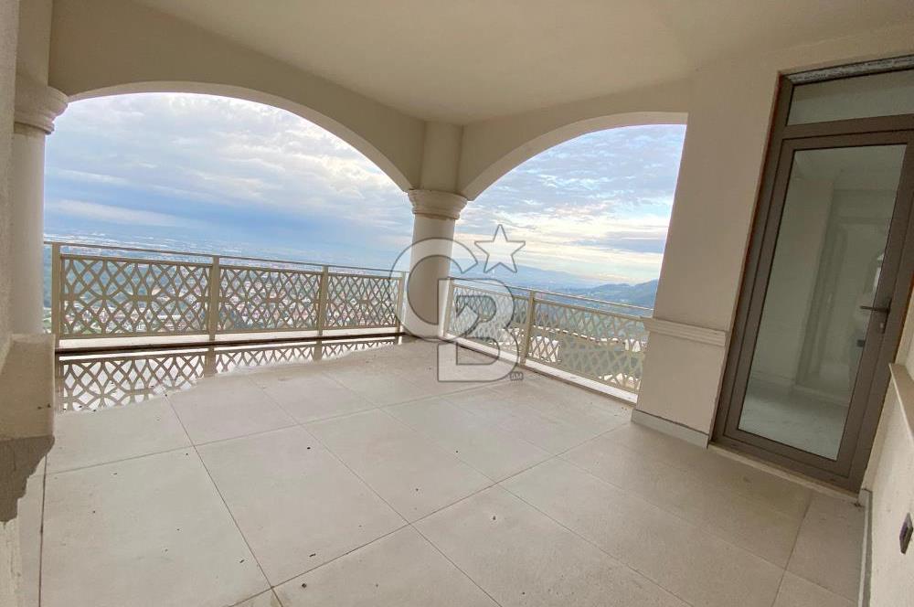 BAŞİSKELE YUVACIK'TA PANOROMİK ŞEHİR MANZARALI 4+1 LÜKS VİLLA