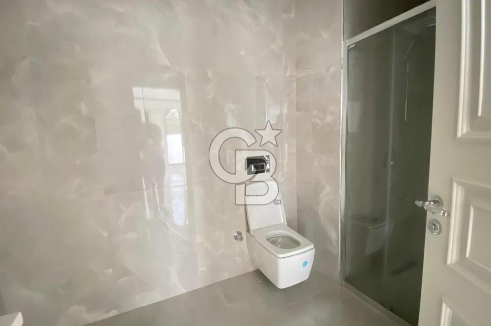 BAŞİSKELE YUVACIK'TA PANOROMİK ŞEHİR MANZARALI 4+1 LÜKS VİLLA