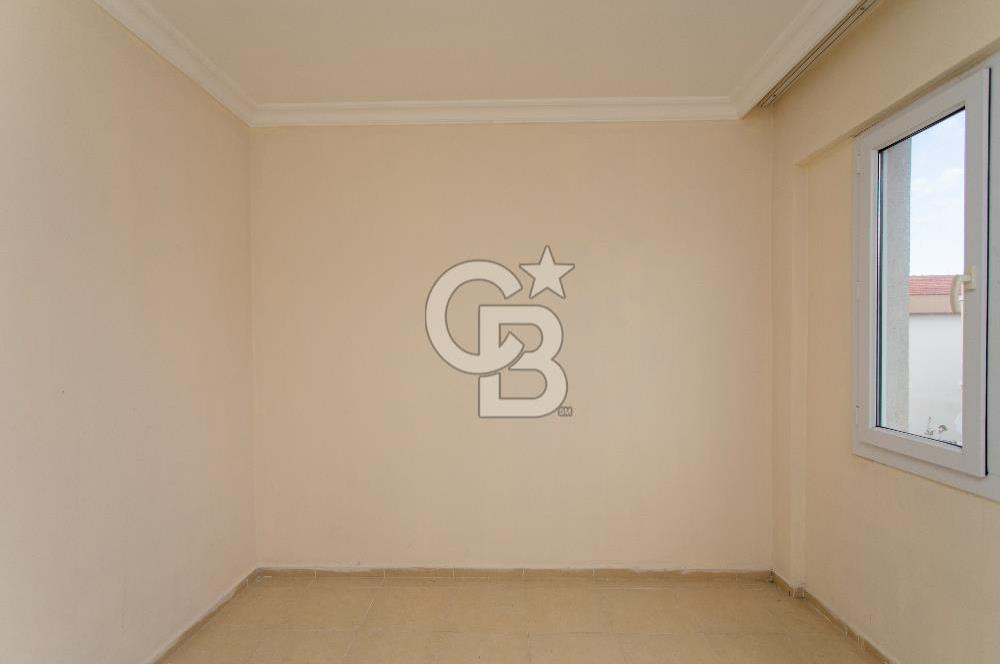 Yenifoça Ana Cadde Üzeri Merkezi Konumda 3+1 Satılık Daire