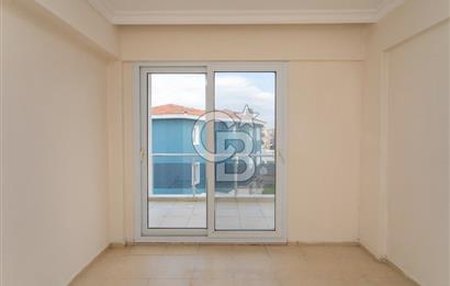 Yenifoça Ana Cadde Üzeri Merkezi Konumda 3+1 Satılık Daire