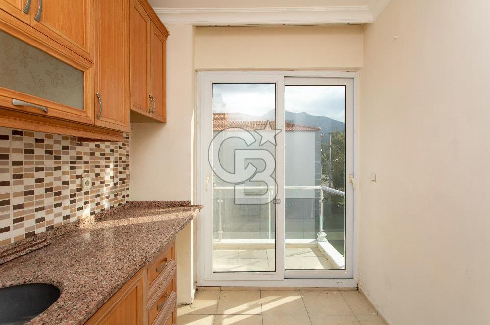 Yenifoça Ana Cadde Üzeri Merkezi Konumda 3+1 Satılık Daire