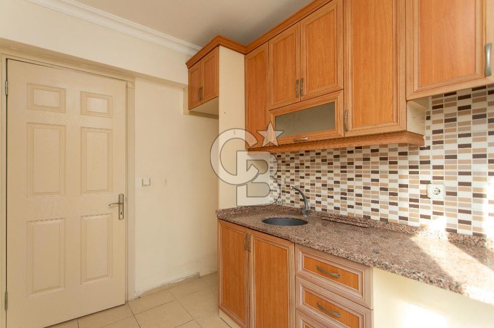 Yenifoça Ana Cadde Üzeri Merkezi Konumda 3+1 Satılık Daire