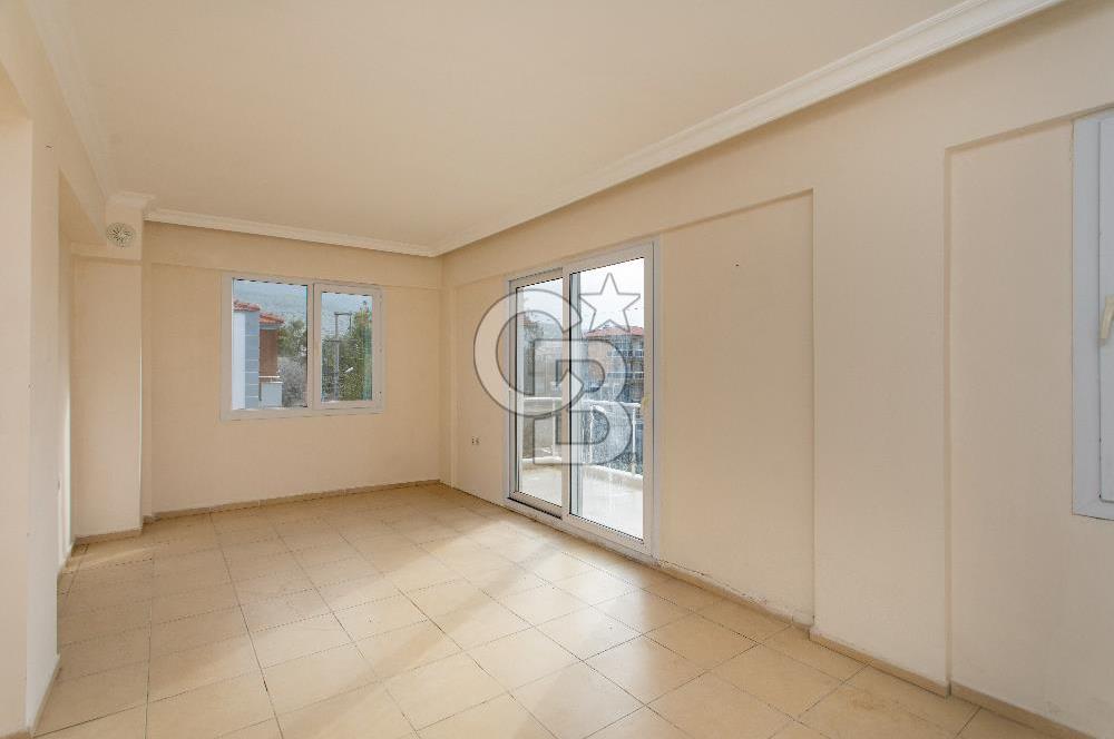 Yenifoça Ana Cadde Üzeri Merkezi Konumda 3+1 Satılık Daire