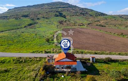 Foça Yenibağarası Mahallesinde Satılık Tarla ve Ev