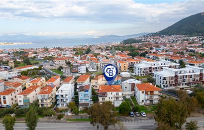 Yenifoça Ana Cadde Üzeri Merkezi Konumda 3+1 Satılık Daire