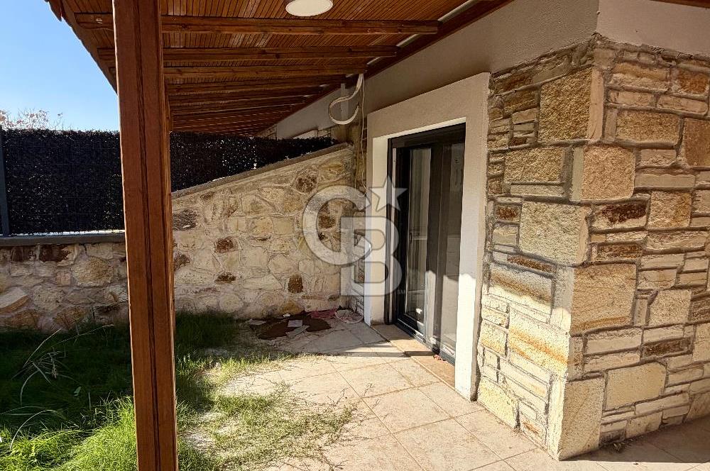 Foça Bağarası Kazım Dirik Mah. Satılık 2+1 Dubleks