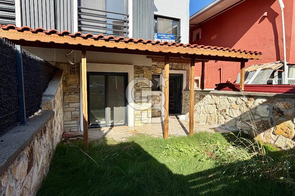 Foça Bağarası Kazım Dirik Mah. Satılık 2+1 Dubleks