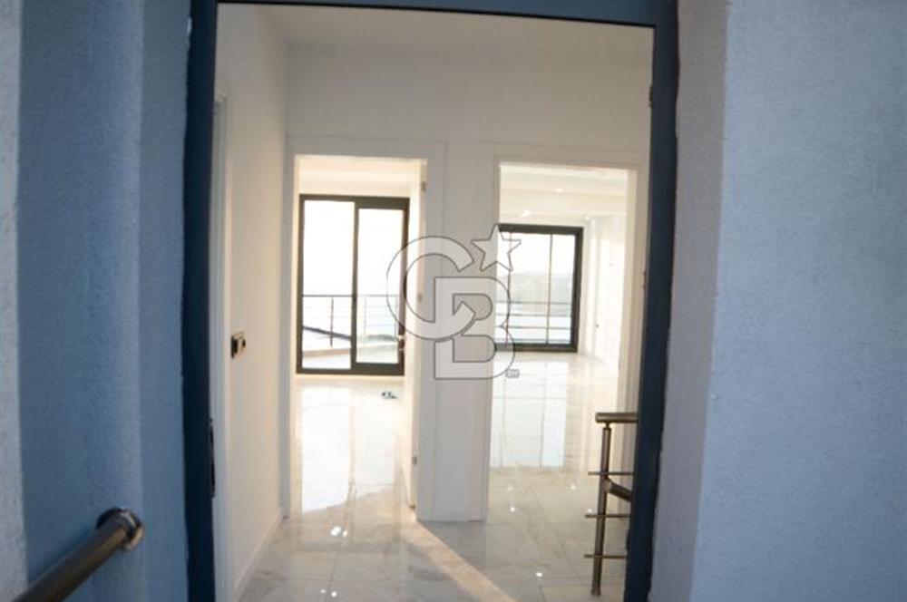 Bodrum Adabükü'nde Bahçeli ve Sıfır Tripleks Villa