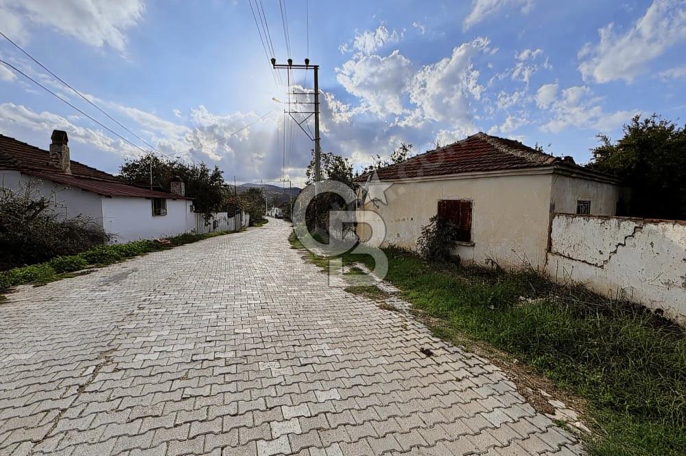 İzmir Tire Ayaklıkırında 1.742 m² Arsa