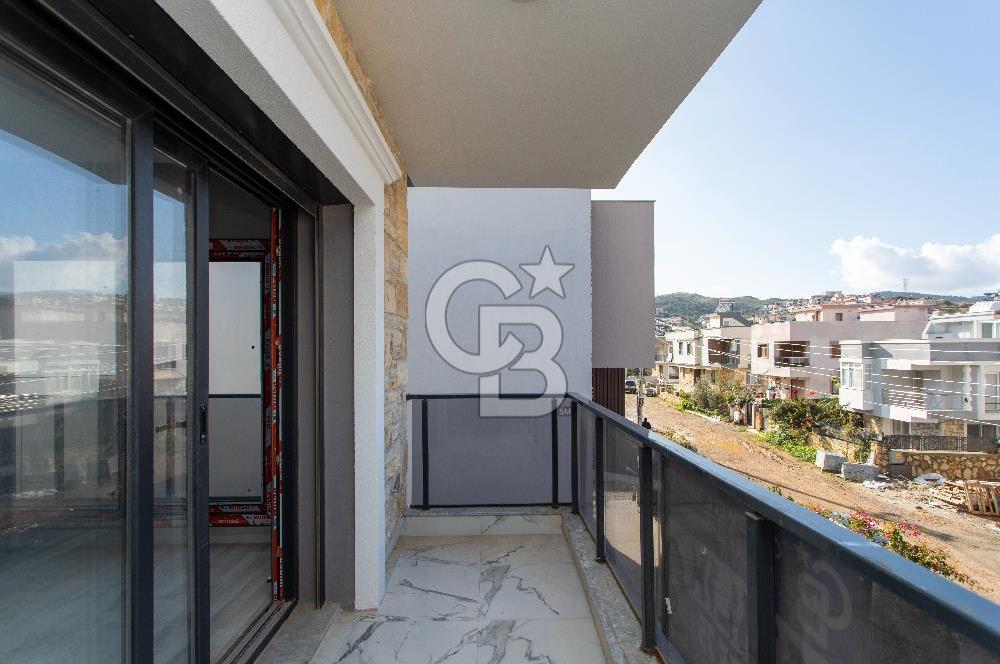 Yenifoça Mustafa Kemal Atatürk Mah. Satılık 4+1 Villa