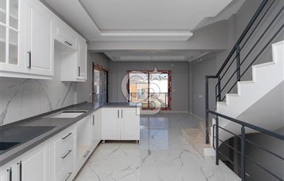 Yenifoça Mustafa Kemal Atatürk Mah. Satılık 4+1 Villa