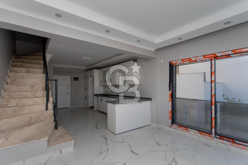 Yenifoça Mustafa Kemal Atatürk Mah. Satılık 4+1 Villa