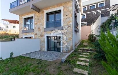 Yenifoça Mustafa Kemal Atatürk Mah. Satılık 4+1 Villa