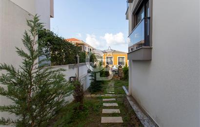 Yenifoça Mustafa Kemal Atatürk Mah. Satılık 4+1 Villa