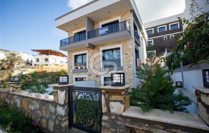 Yenifoça Mustafa Kemal Atatürk Mah. Satılık 4+1 Villa