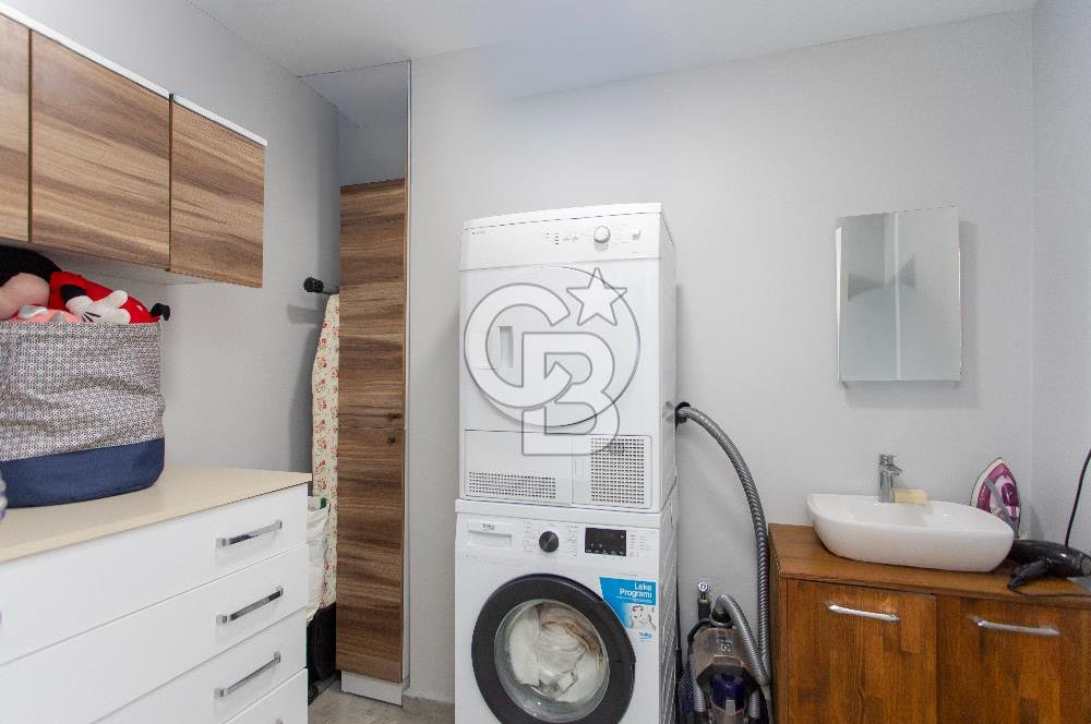 Foça Villalar Bölgesinde Eşyalı Satılık 4+1 Villa