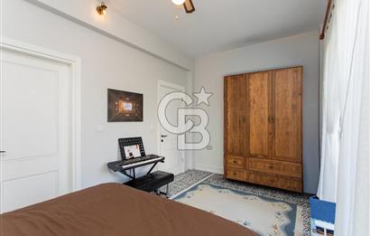 Foça Villalar Bölgesinde Eşyalı Satılık 4+1 Villa