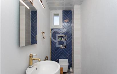 Foça Villalar Bölgesinde Eşyalı Satılık 4+1 Villa