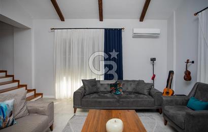 Foça Villalar Bölgesinde Eşyalı Satılık 4+1 Villa