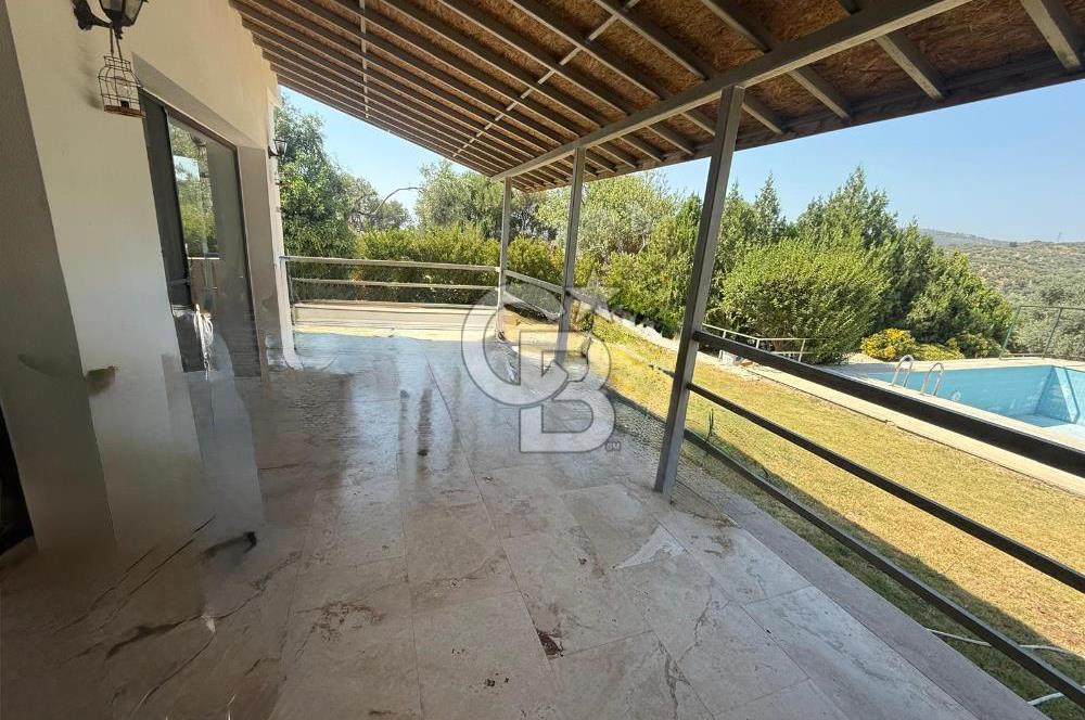 Kuşadası Olivia Sitesinde Doğa İçinde Müstakil Havuzlu Villa