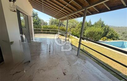Kuşadası Olivia Sitesinde Doğa İçinde Müstakil Havuzlu Villa
