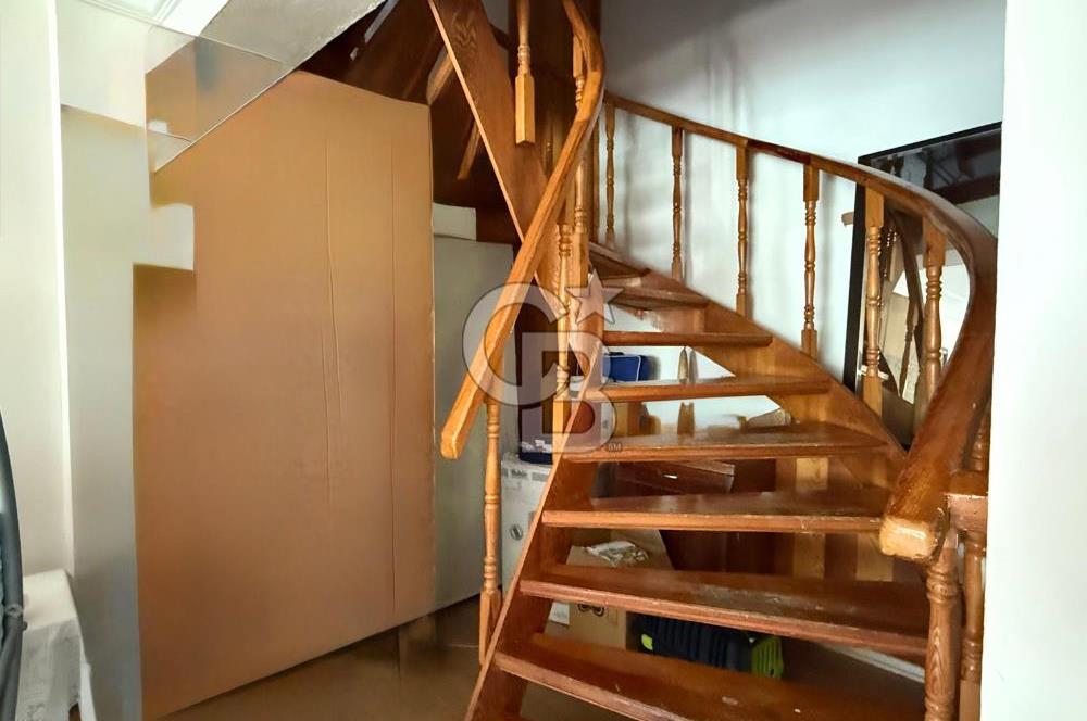 Güzelbahçe Siteler’de Havuzlu Sitede, Denize Yakın Villa