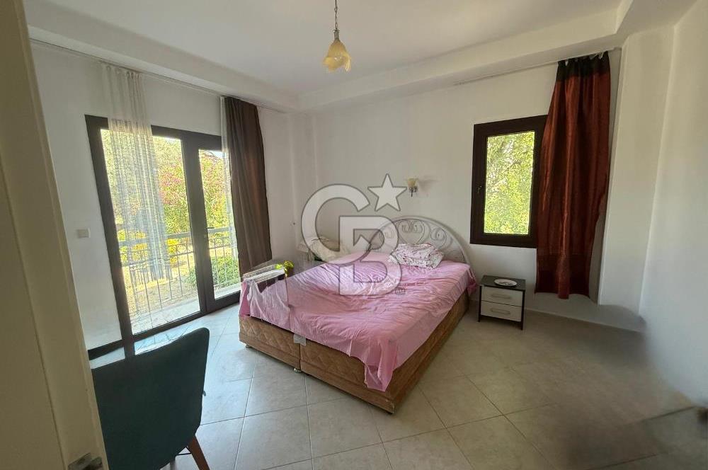 Kuşadası Olivia Sitesinde Doğa İçinde Müstakil Havuzlu Villa