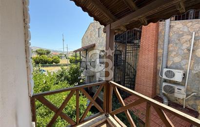 Güzelbahçe Siteler’de Havuzlu Sitede, Denize Yakın Villa