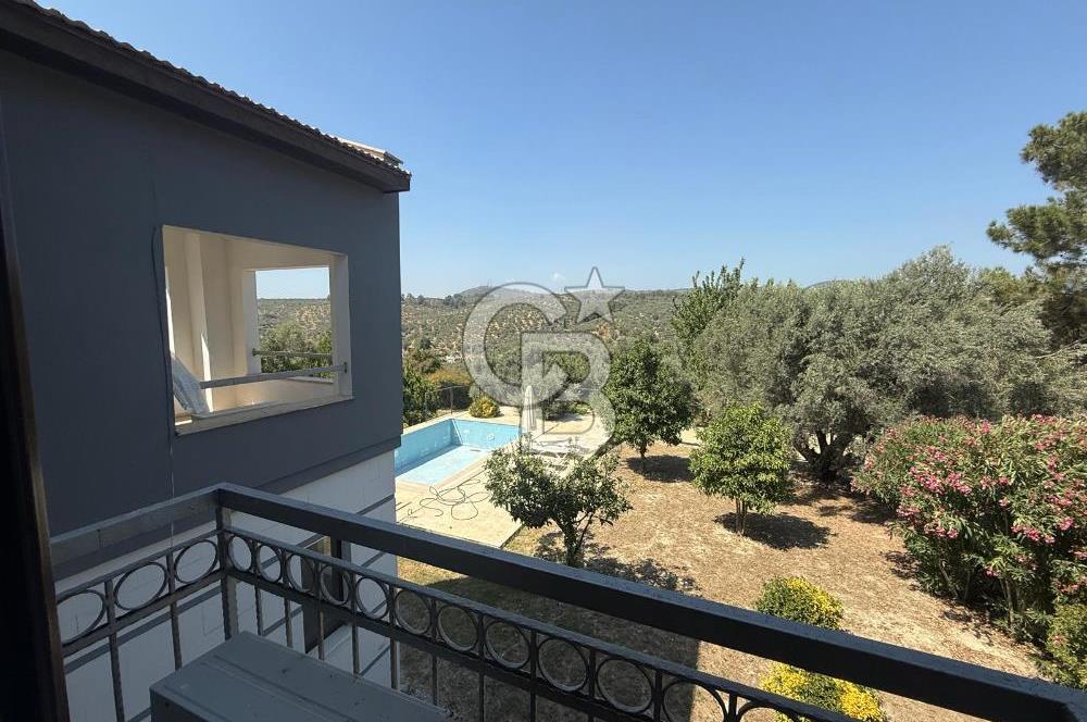 Kuşadası Olivia Sitesinde Doğa İçinde Müstakil Havuzlu Villa