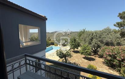 Kuşadası Olivia Sitesinde Doğa İçinde Müstakil Havuzlu Villa