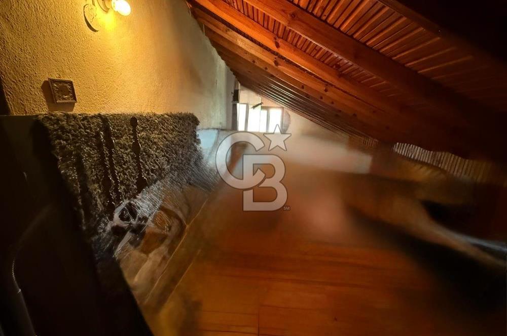 Güzelbahçe Siteler’de Havuzlu Sitede, Denize Yakın Villa