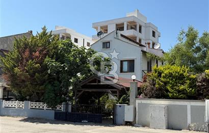 Güzelbahçe Siteler’de Havuzlu Sitede, Denize Yakın Villa