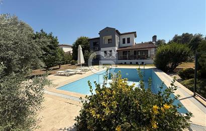 Kuşadası Olivia Sitesinde Doğa İçinde Müstakil Havuzlu Villa