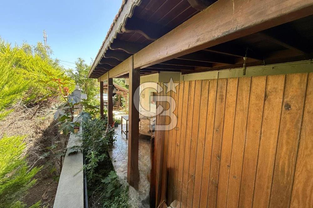 Güzelbahçe Siteler’de Havuzlu Sitede, Denize Yakın Villa