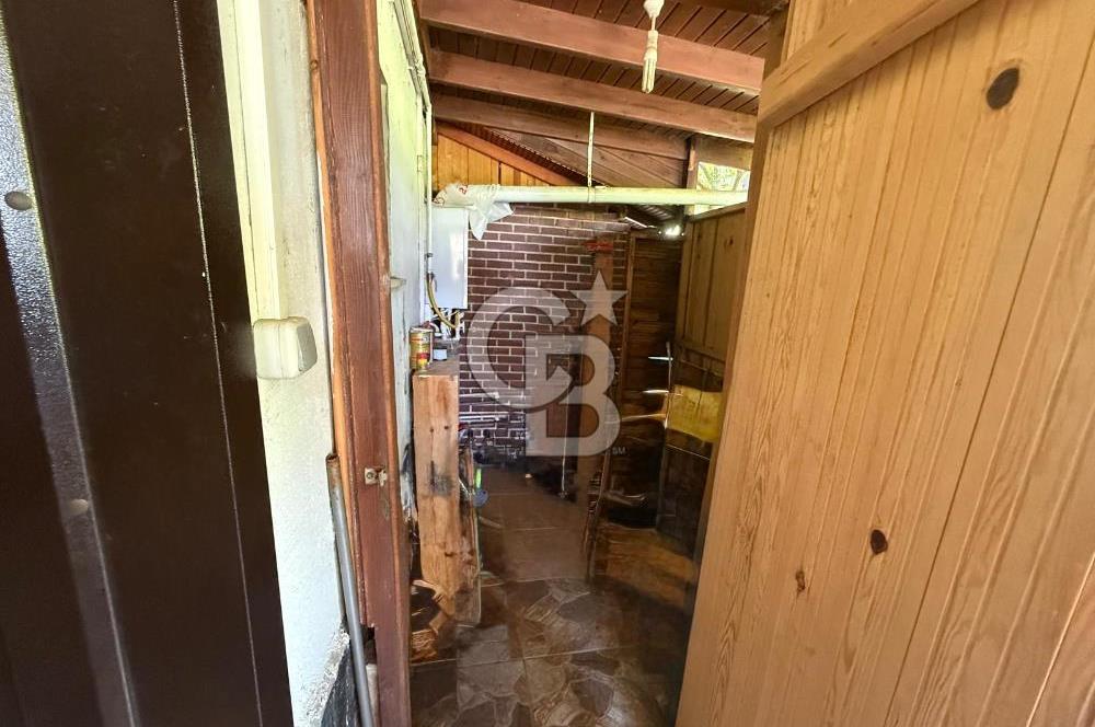 Güzelbahçe Siteler’de Havuzlu Sitede, Denize Yakın Villa