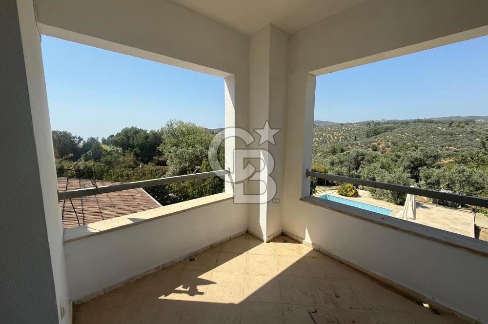 Kuşadası Olivia Sitesinde Doğa İçinde Müstakil Havuzlu Villa