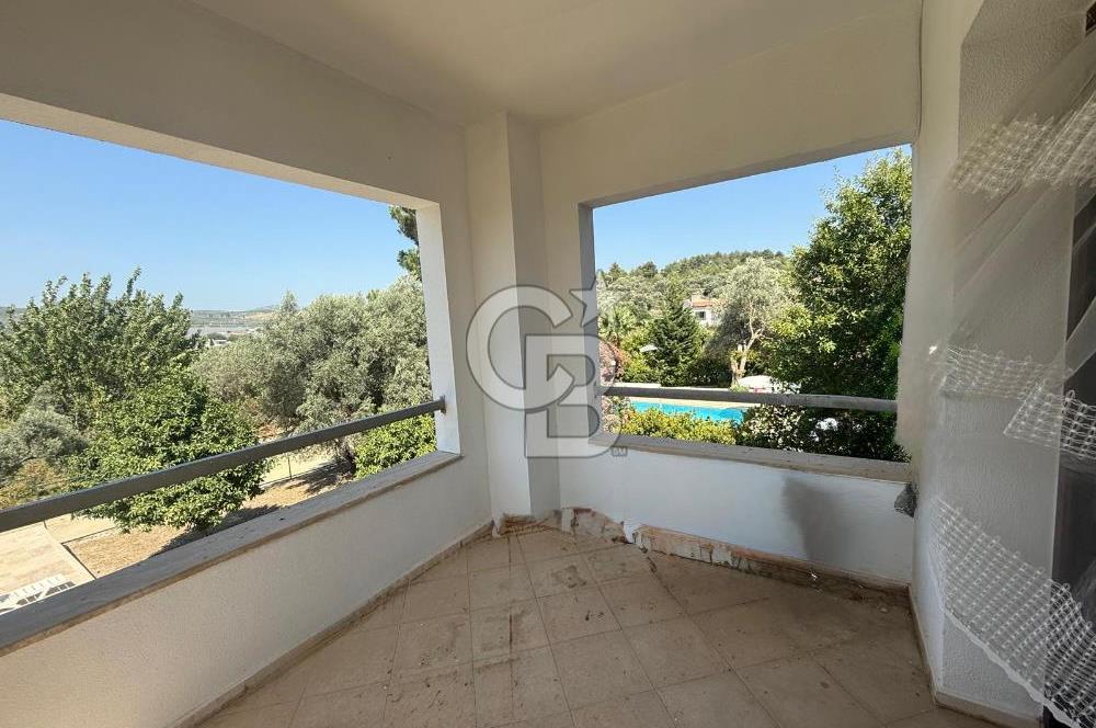 Kuşadası Olivia Sitesinde Doğa İçinde Müstakil Havuzlu Villa