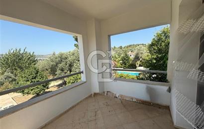 Kuşadası Olivia Sitesinde Doğa İçinde Müstakil Havuzlu Villa