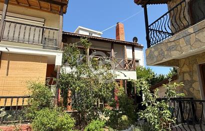 Güzelbahçe Siteler’de Havuzlu Sitede, Denize Yakın Villa