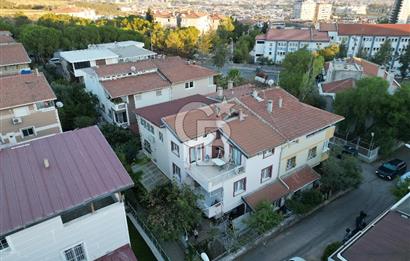 Evka 3' de Satılık Köşe Konumlu Bahçeli Ferah 4+1 Tripleks Villa